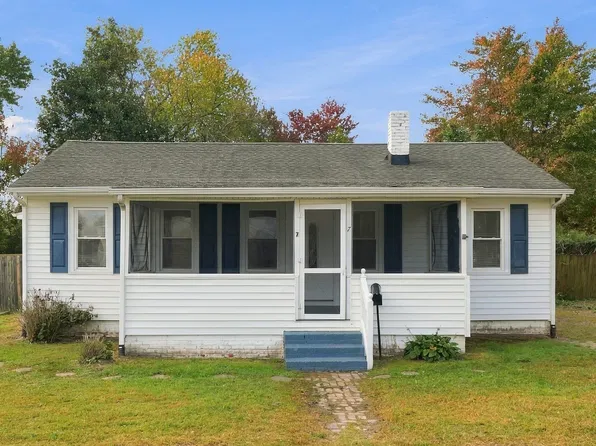 7 W Berry St, Sandston, VA 23150
