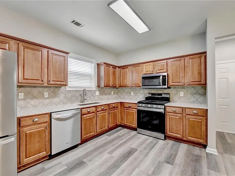 2208 Staunton Dr — Photo 20
