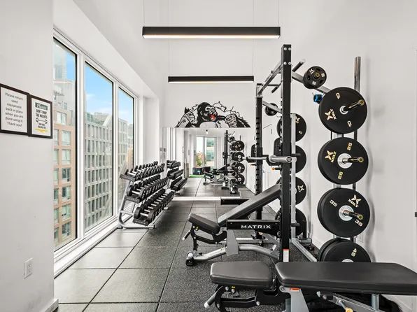 42-02 Crescent Street image 13 of 19