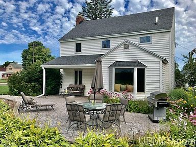 8268 E Sanders Rd Bessemer Mi 49911 Bessemer Zillow Three Season Room