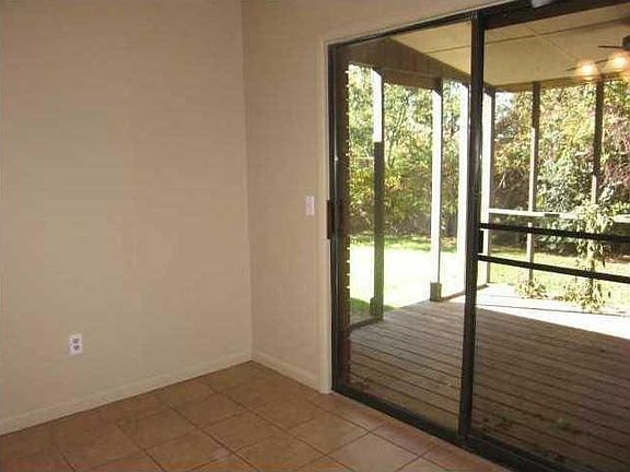 4th image of 804 N Century Dr