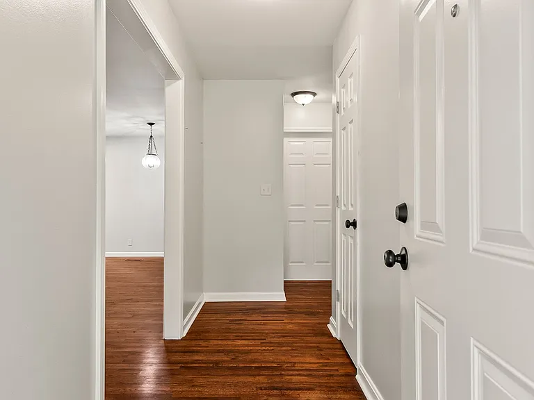 3 Hickory Ln — Photo 4