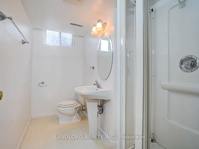 2294 Wyandotte Dr — Photo 37