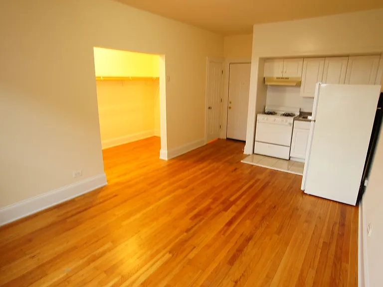 2715 NMA LLC — Photo 8