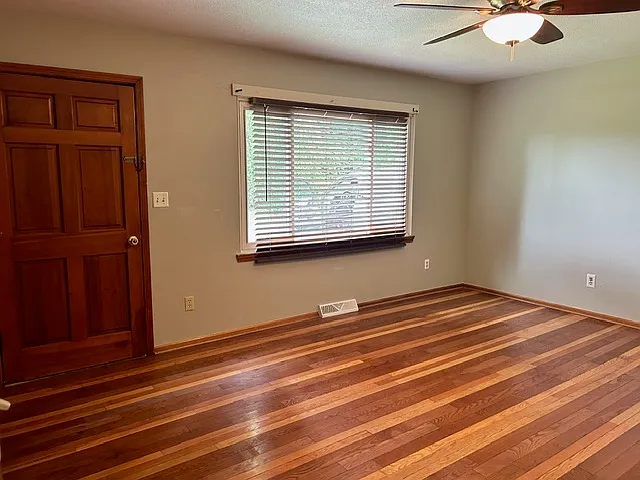 5268 Ash St — Photo 8