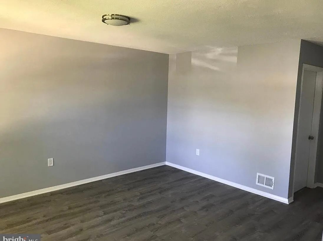 Building Photo - Beltram Ct