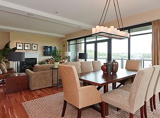 2400 Beacon St UNIT PH606, Chestnut Hill, MA 02467