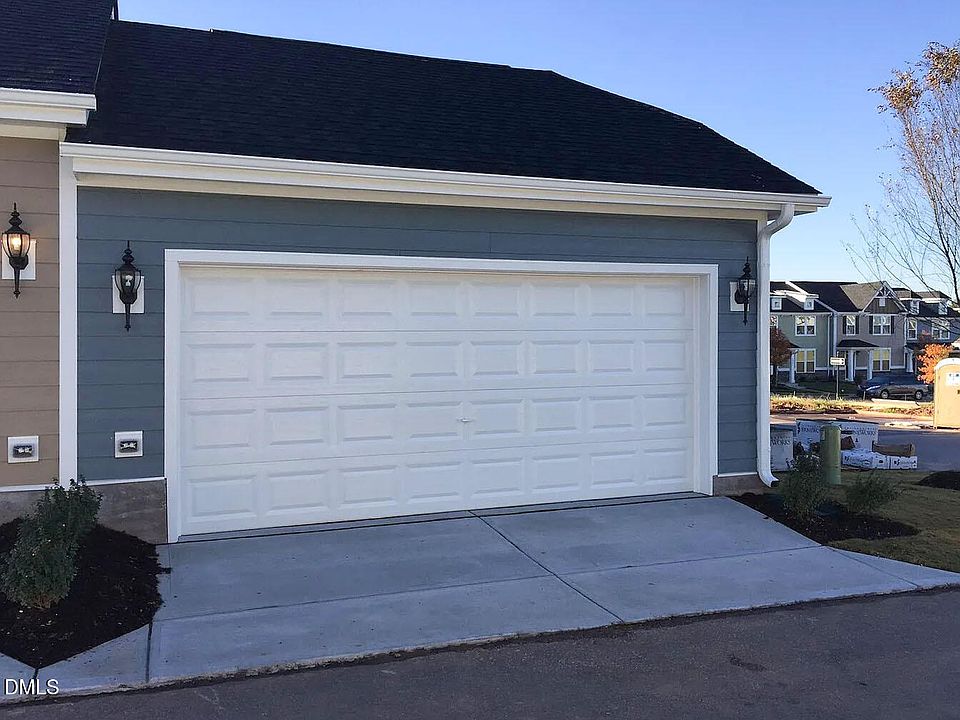 2nd image of 1048 Semora Ln