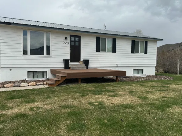 226 Cottonwood Dr, Afton, WY 83110