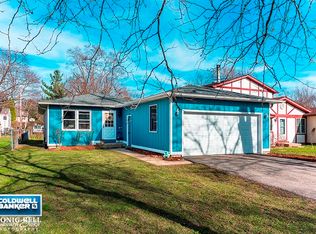 67 Barberry Dr, Crystal Lake, IL 60014