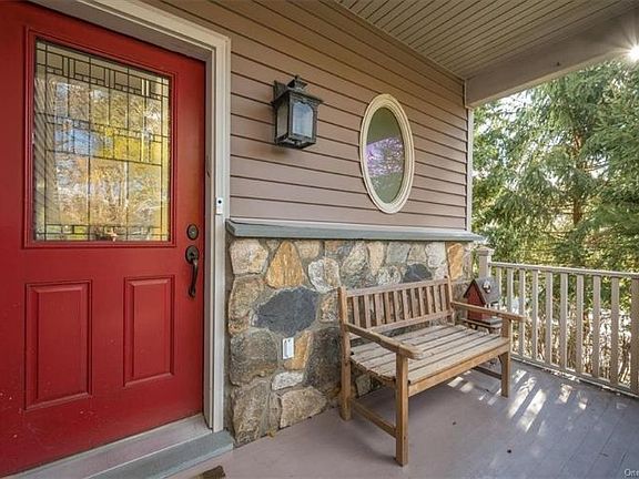 3rd image of 72 Coralyn Ave