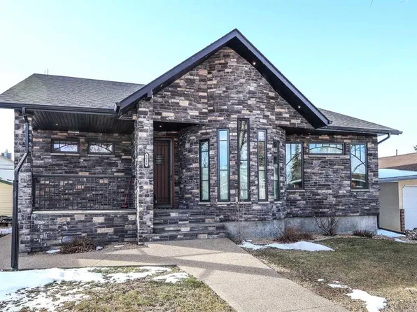 5010 E 53rd St, Stettler, AB T4K 1A8