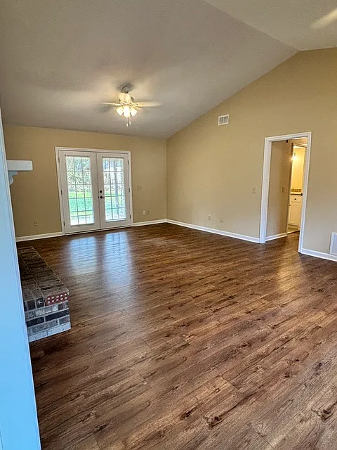 3 bed, 1551 sqft, $1,600 — Photo 3