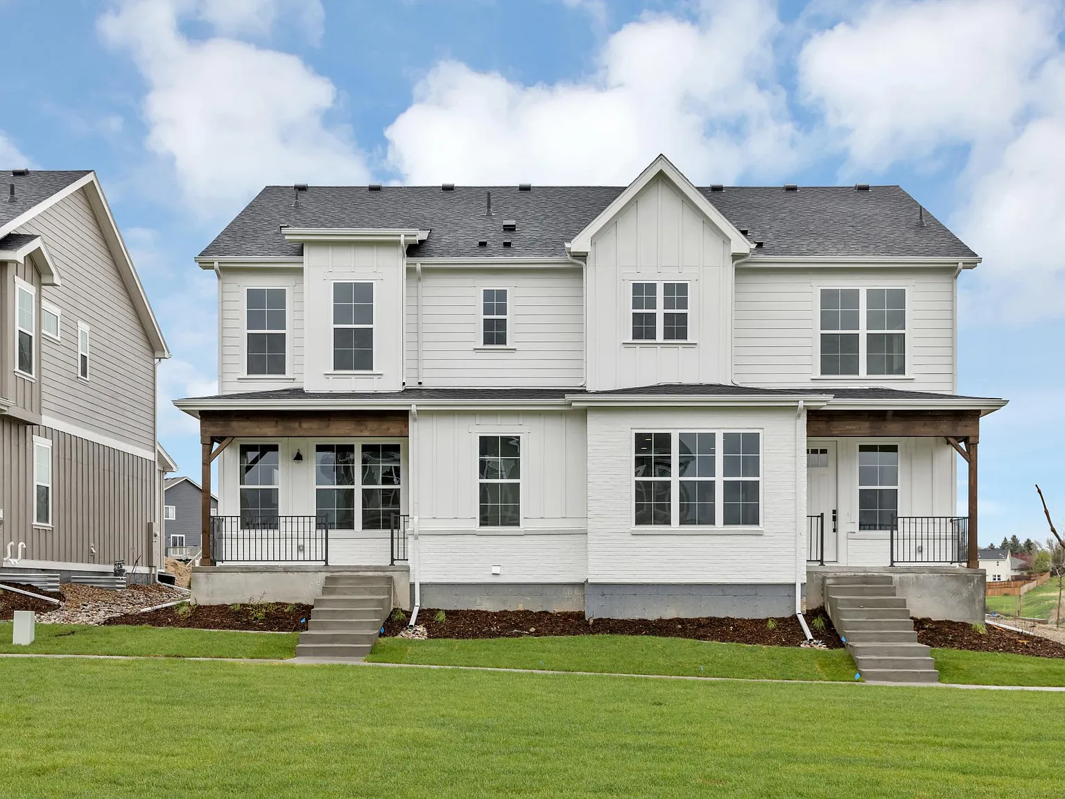4 bed, 3.5 bath, 2208 sqft, $2,800 — Photo 1
