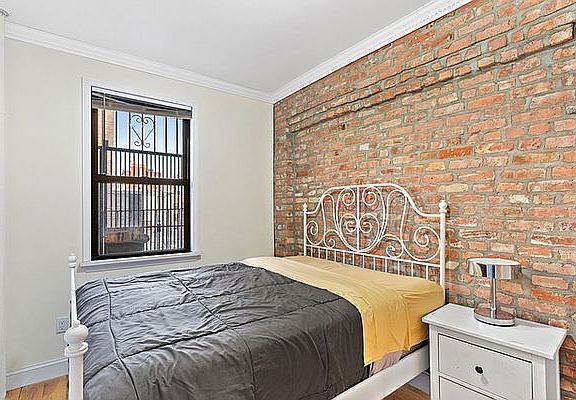 4th image of 196 Elizabeth St APT 14