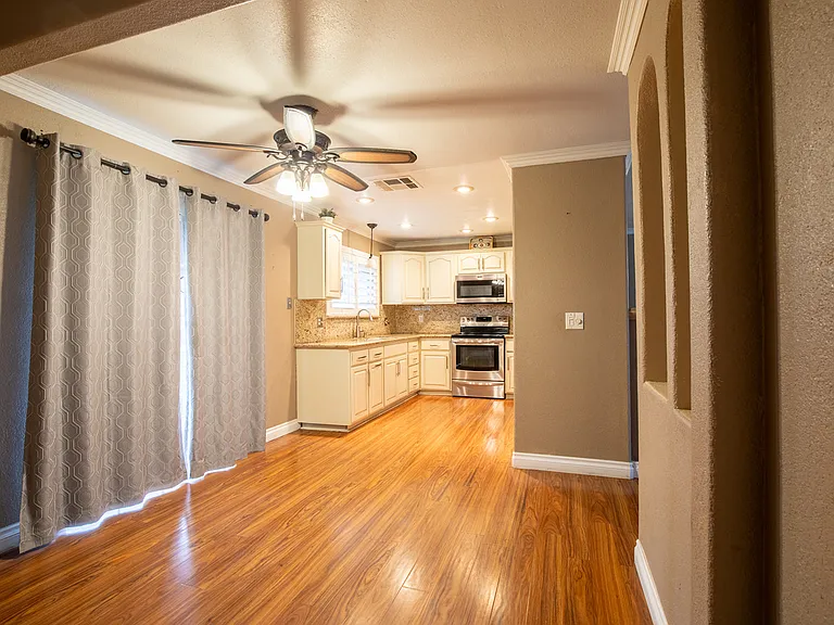 1714 Elena Dr — Photo 10