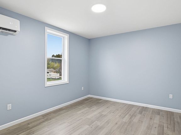 5th image of 25 Bourne St #A