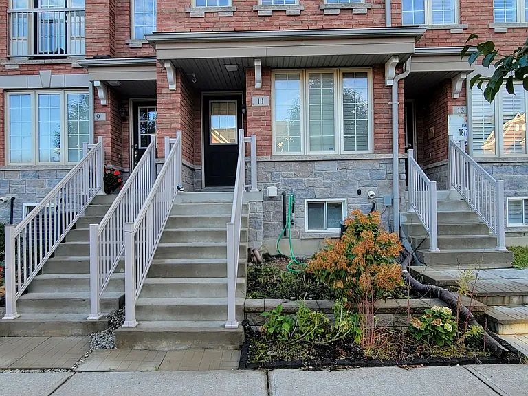 11 Valliere Dr — Photo 1