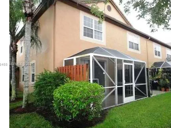 1621 Barcelona Way #6-32, Weston, FL 33327