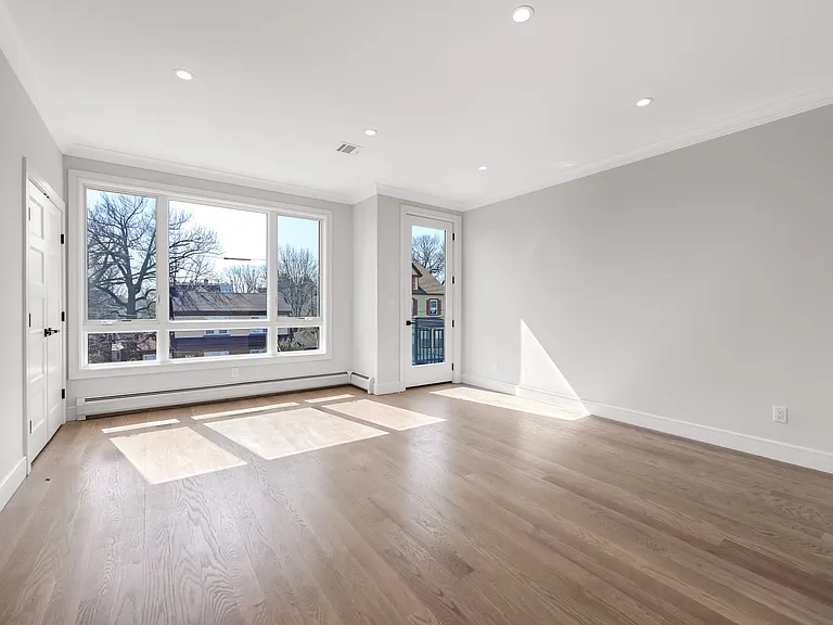 39 Washington Ave — Photo 40