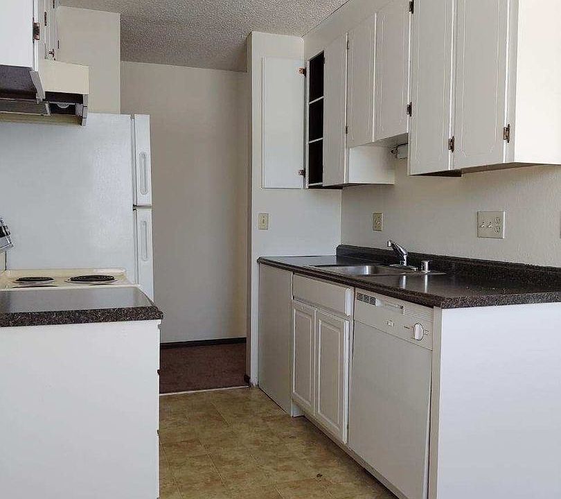 1st image of 490 9th St NE APT 4