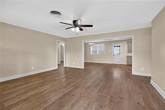 3 bed, 2.0 bath, 1400 sqft, $2,000 — Photo 3