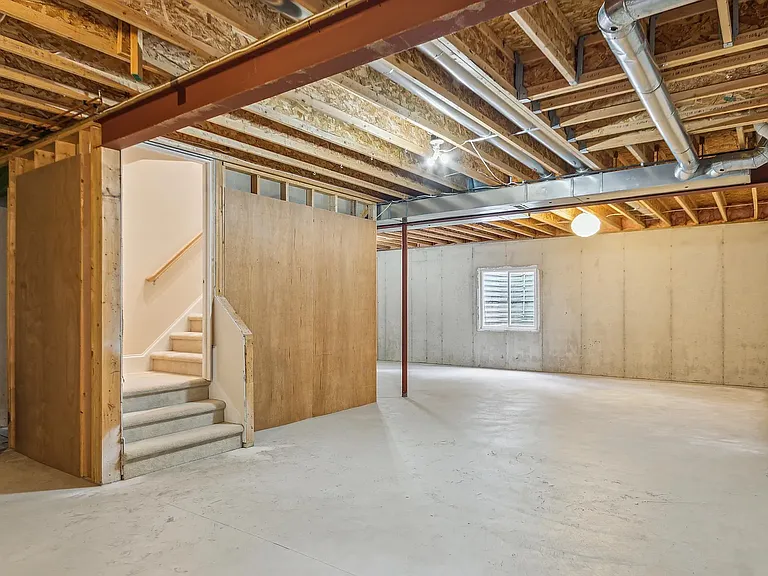 784 Castlefort Ave — Photo 8