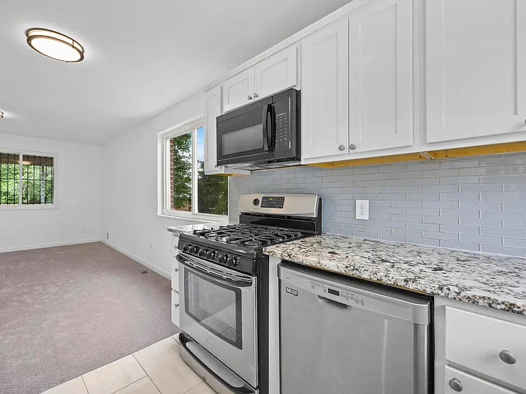 716 Audrey Ln — Photo 13