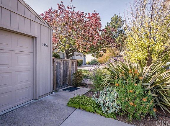 2nd image of 1376 Vista Del Lago