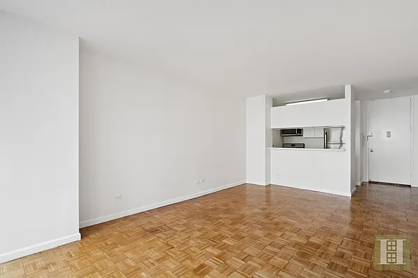 Rented by Halstead Real Estate | media 20