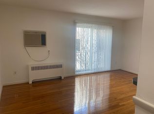 4582 Macarthur Blvd NW #304, Washington, DC 20007