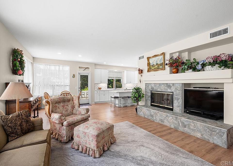 1st image of 556 Padrone Pl