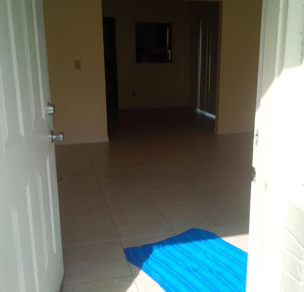 2 bed, 870 sqft, $1,100 — Photo 2