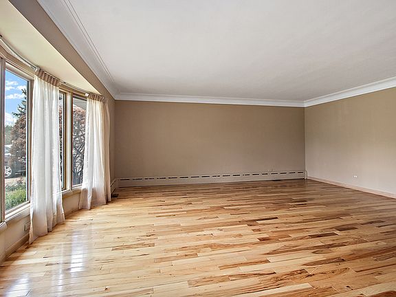 2nd image of 9620 S Kilbourn Ave