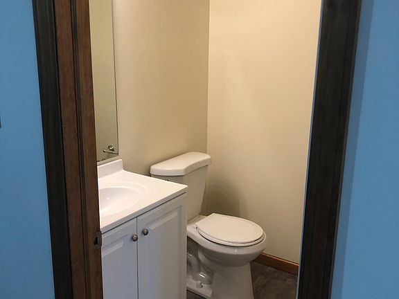 5th image of 121 Park Ln