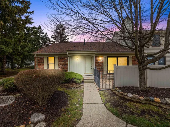 38677 Golfview Dr, Clinton Township, MI 48038