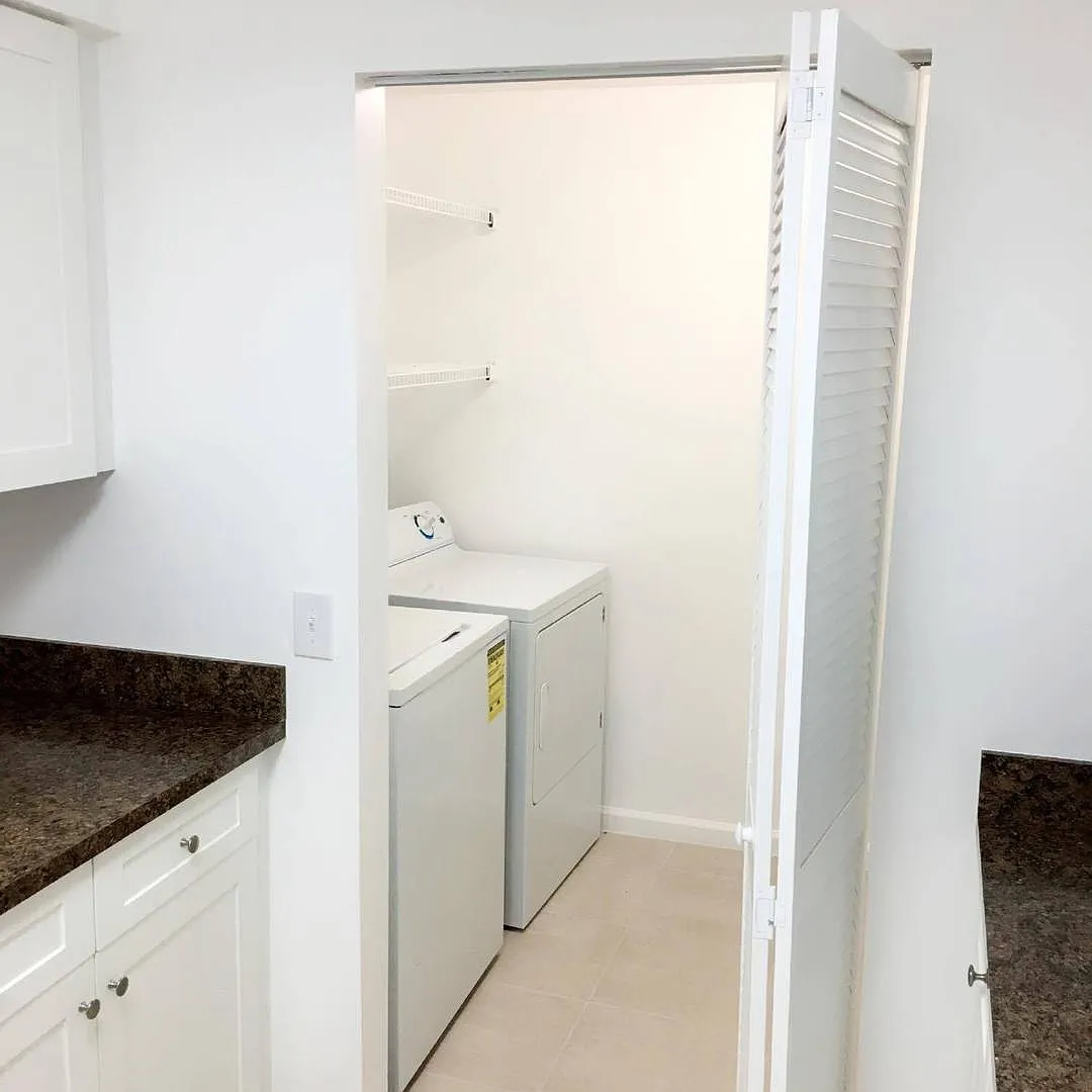 The Mirage Apartments — Photo 4