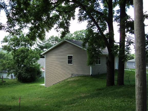 4th image of 495 E Gage St