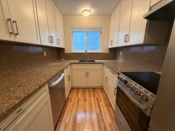 5th image of 2077 Jackson St APT 105