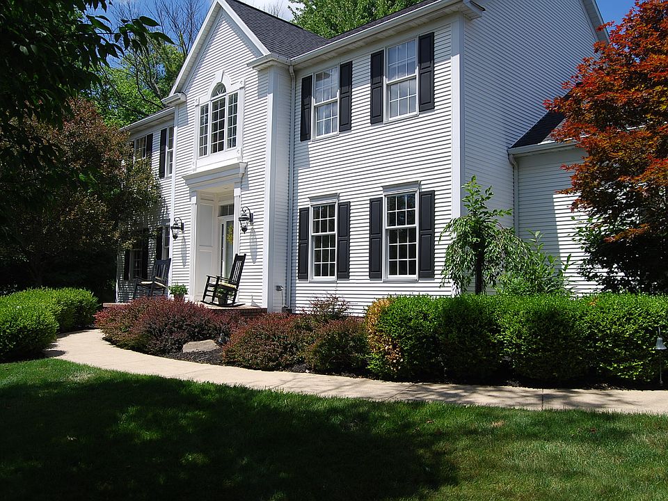 2nd image of 1447 Hunting Hollow Dr