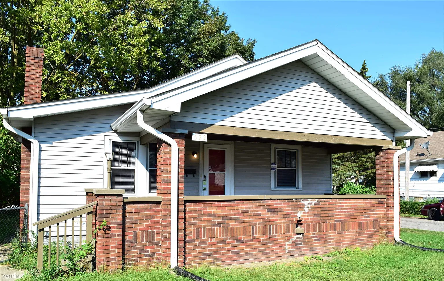 622 N Chester Ave photo 1