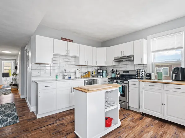 107 Temple St S #3, Somerville, MA 02145