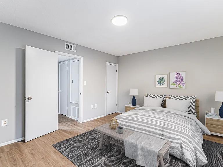 Asheville Arms Apartments — Photo 10