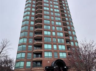 3320 Spinnaker Ln APT 18C, Detroit, MI 48207