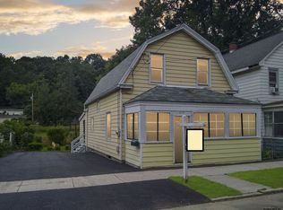 919 6th St, Rensselaer, NY 12144