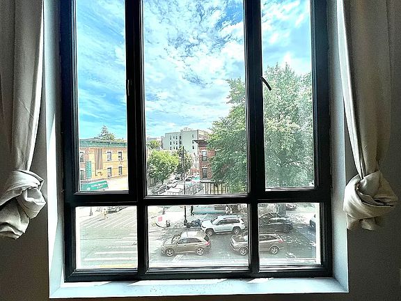 4th image of 1027 Cortelyou Rd APT 3B