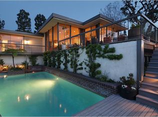 3875 Beverly Ridge Dr, Sherman Oaks, CA 91423