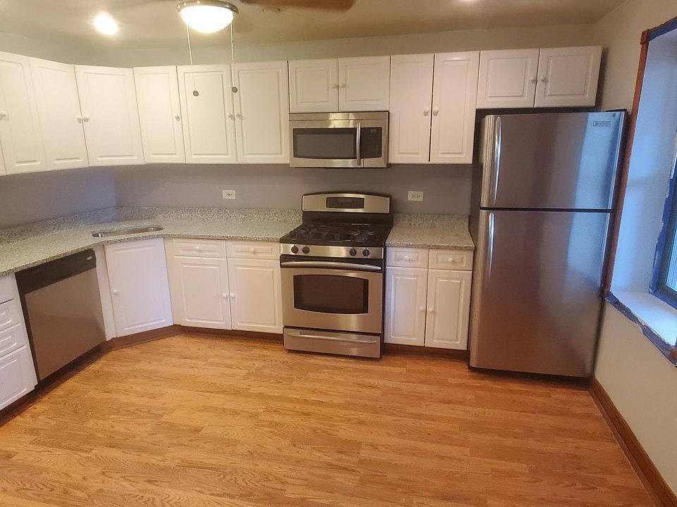 1st image of 2721 W Melrose St #1