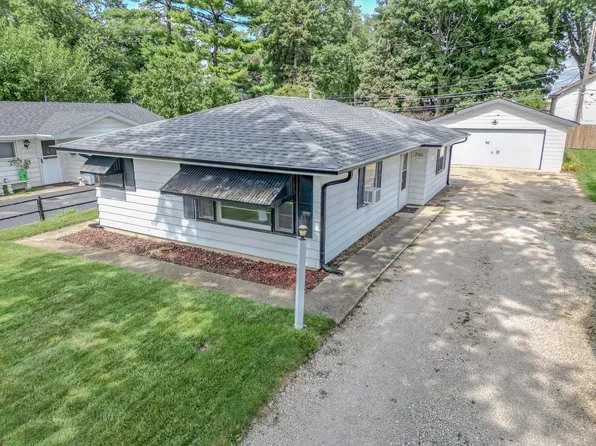 2100 Greengold St, Crest Hill, IL 60403