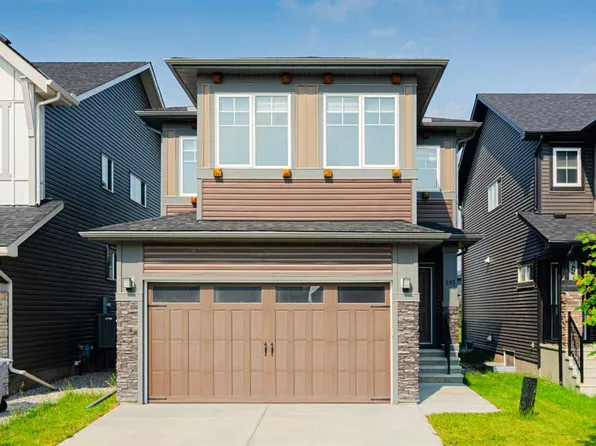 293 E Carringsby Way NW, Calgary, AB T3P 1T6